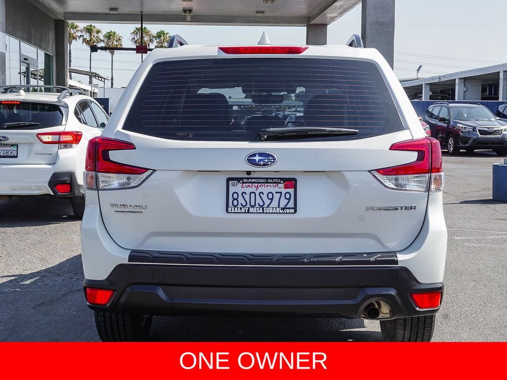 Used 2020 White Subaru Base image 5