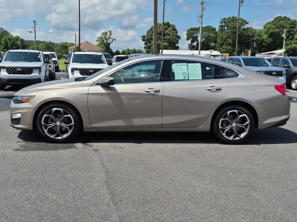 Used 2024 Mineral Gray Metallic Chevrolet LT image 5