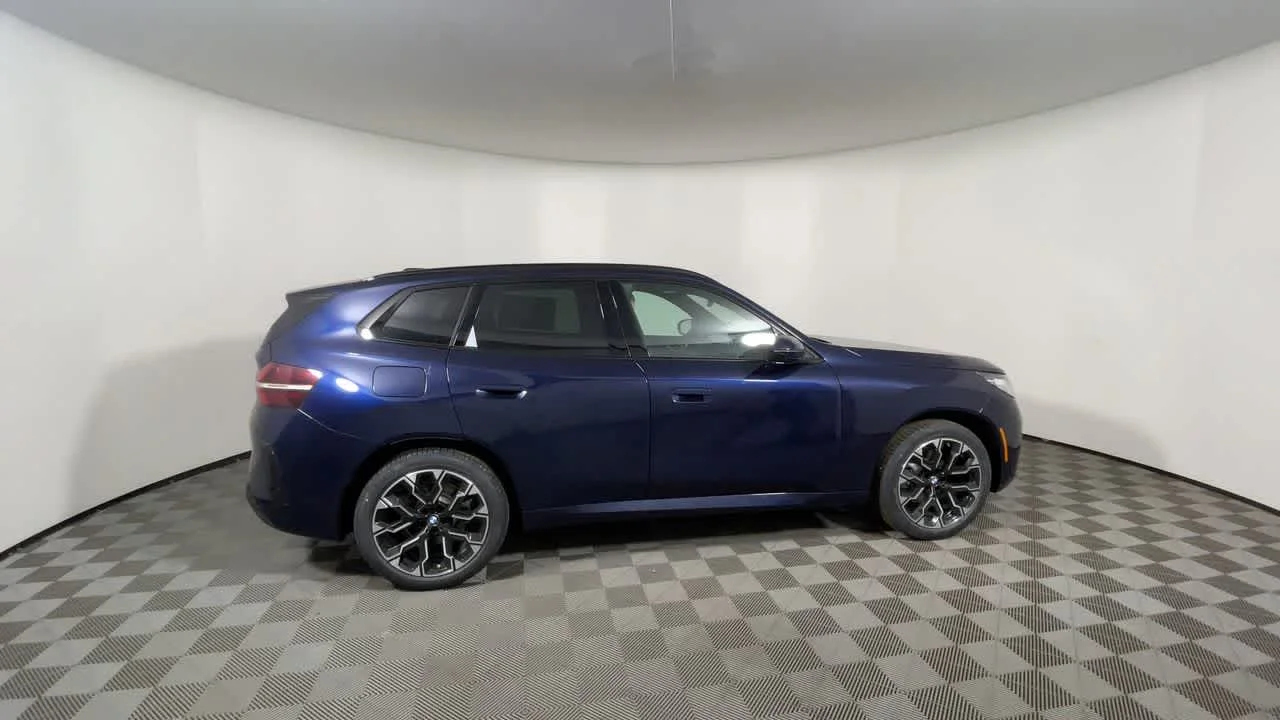 New 2025 Tanzanite Blue II Metallic BMW 30 xDrive image 9