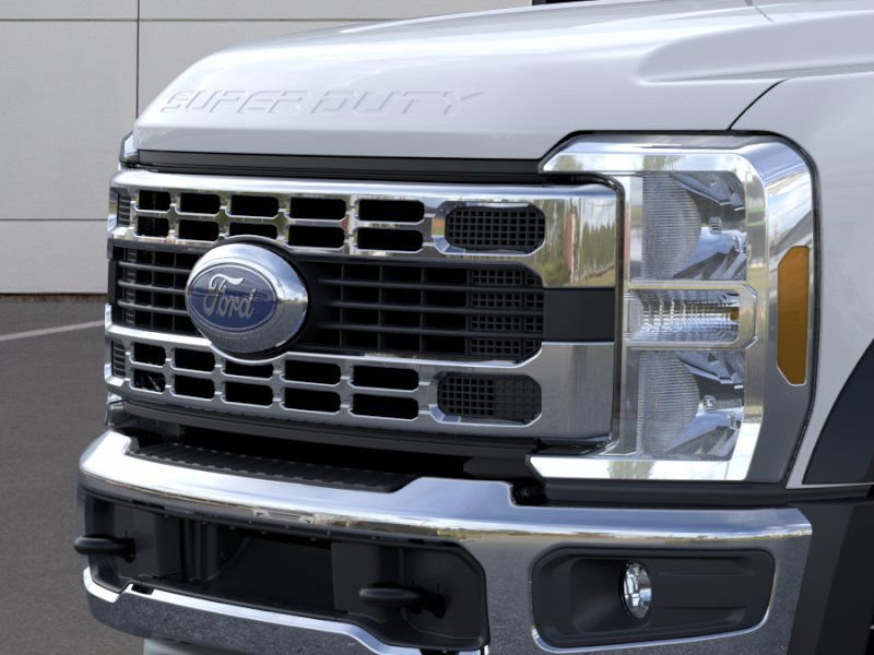New 2026 Oxford White Ford F-550® XL image 17