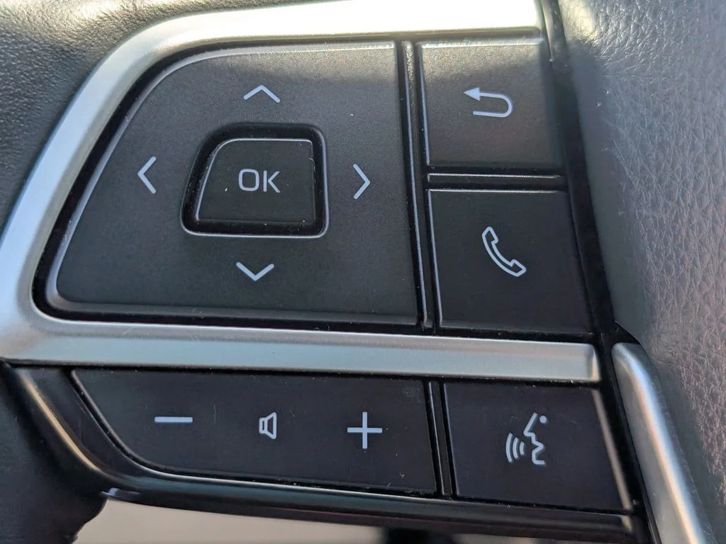 Used 2023  Toyota Limited image 25