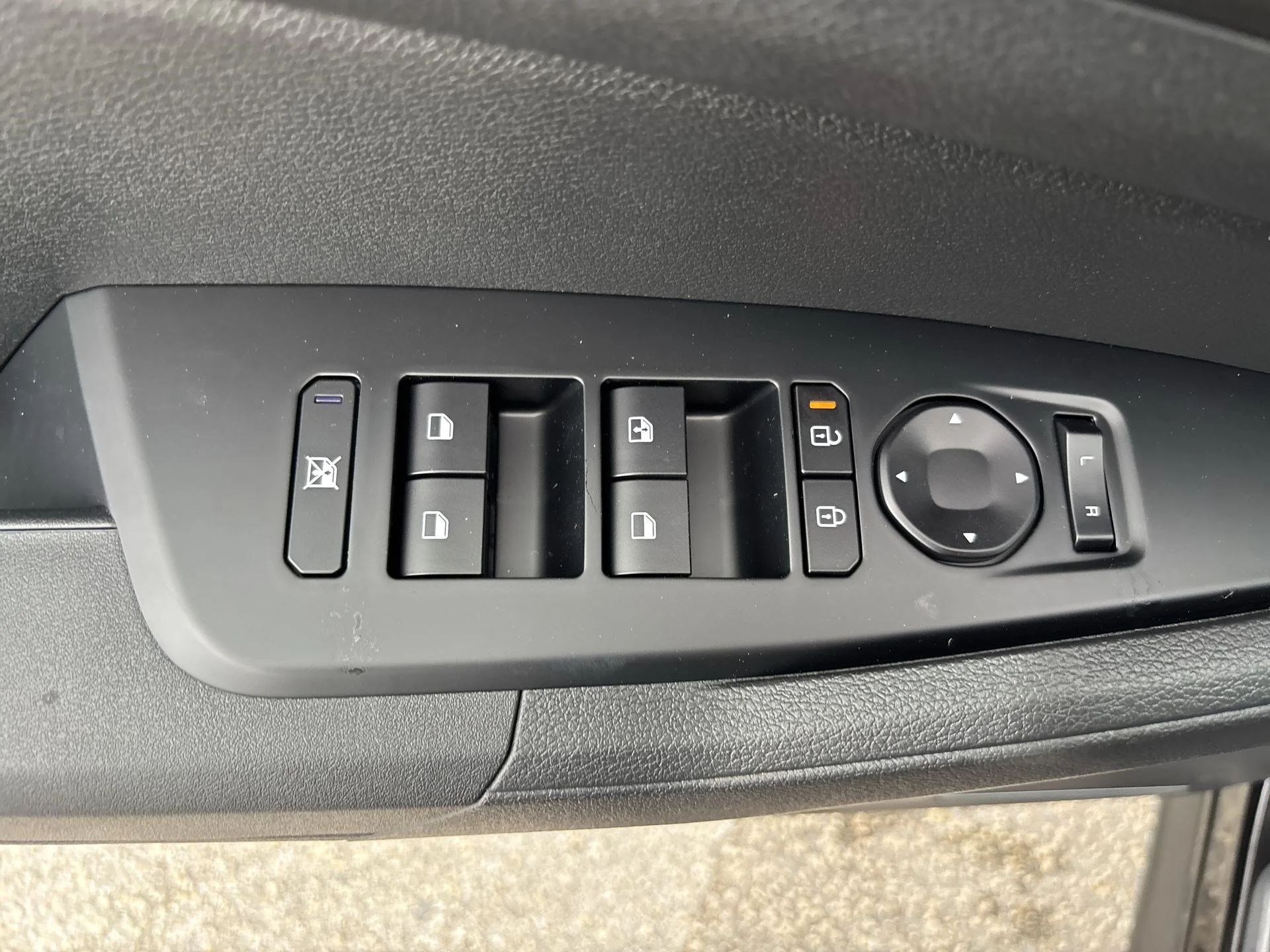 New 2027 Gravity Gray Kia S image 17