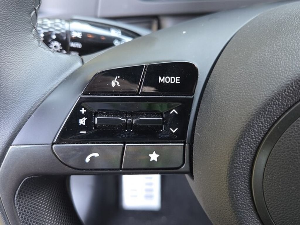 Used 2026 White Hyundai SEL Sport image 24