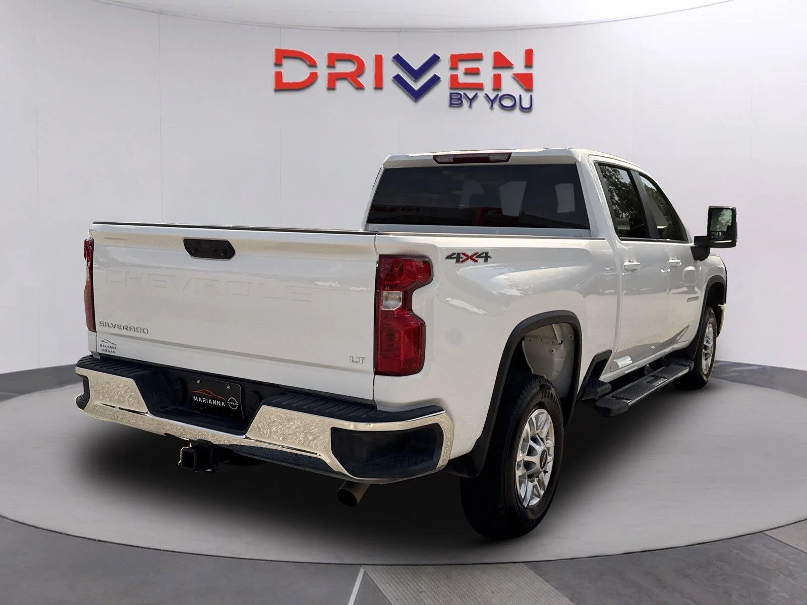 Used 2026 Summit White Chevrolet LT image 3