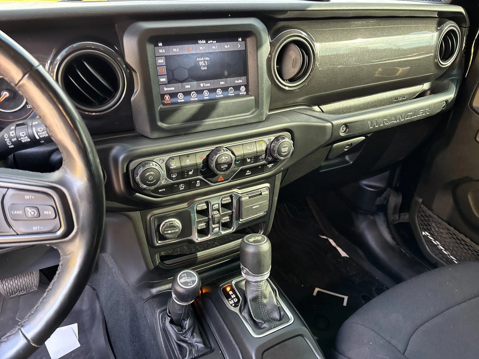 Used 2022 Black Clearcoat Jeep Unlimited Sport Altitude image 26