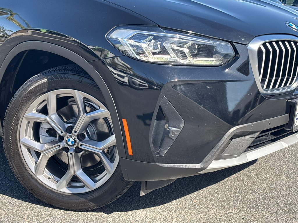 Used 2022 Jet Black BMW xDrive30i image 6