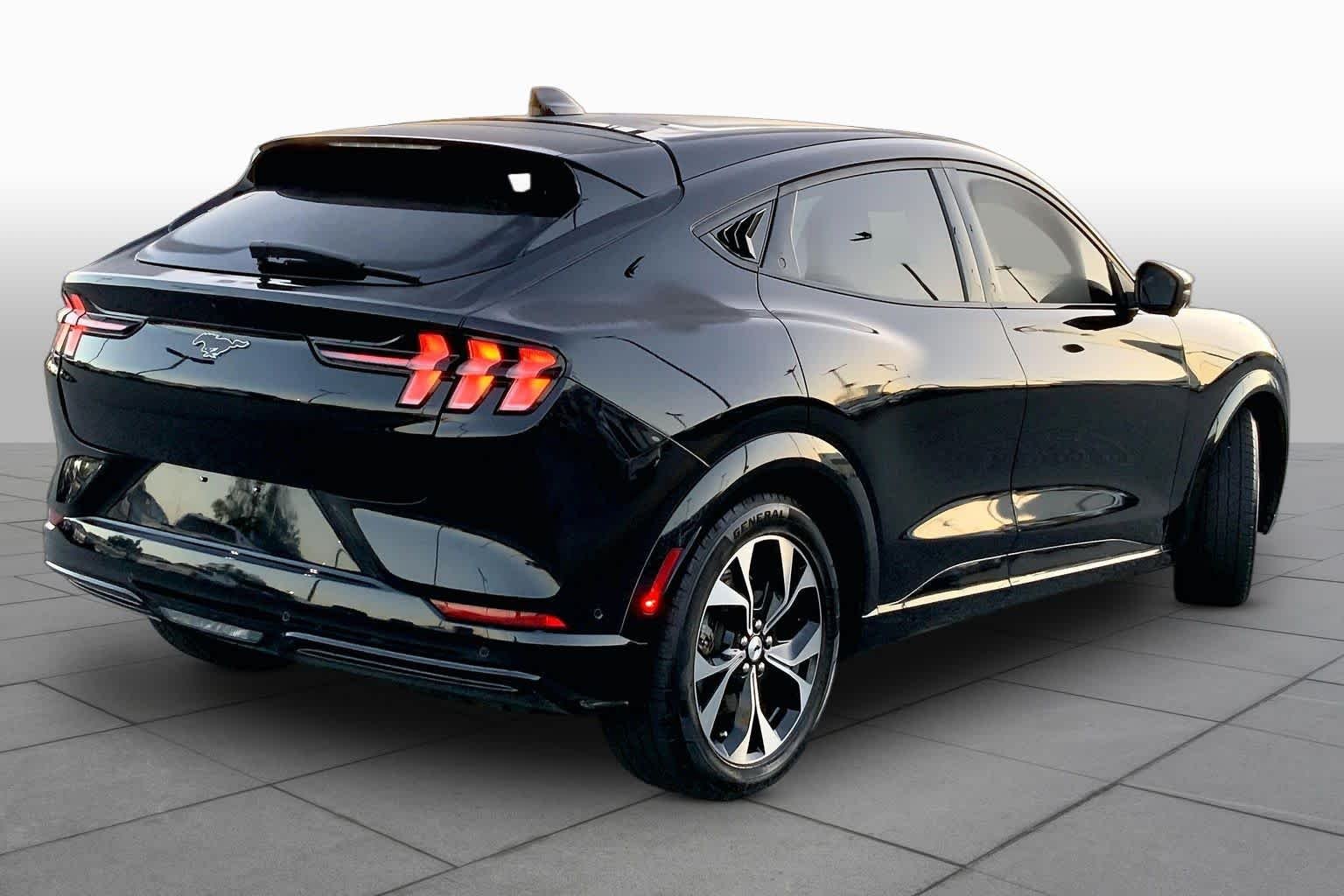 Used 2021 Shadow Black Ford Premium image 11