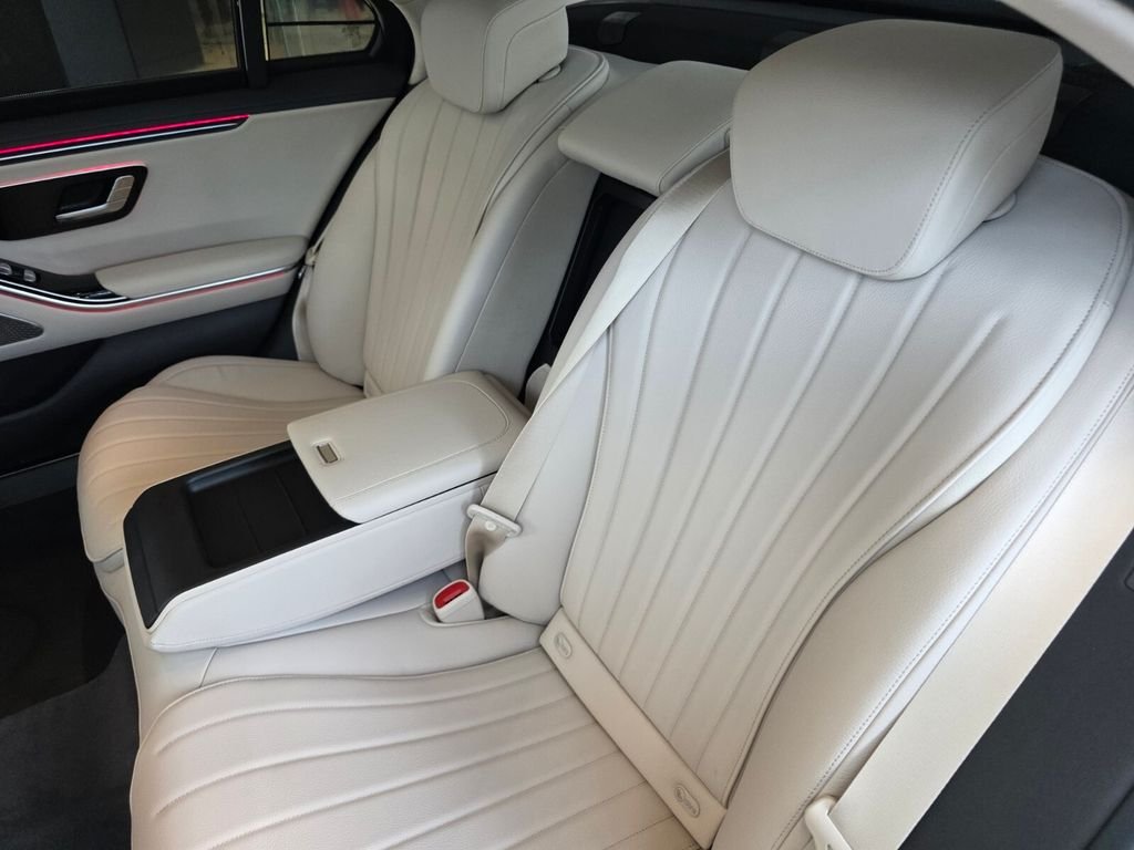 New 2027 MANUFAKTUR Moonlight White Metallic Mercedes-Benz S 500 image 13