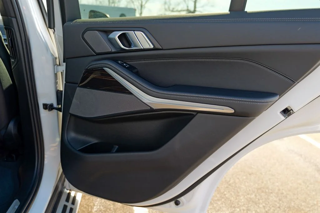 Used 2024 Alpine White BMW xDrive50e image 28
