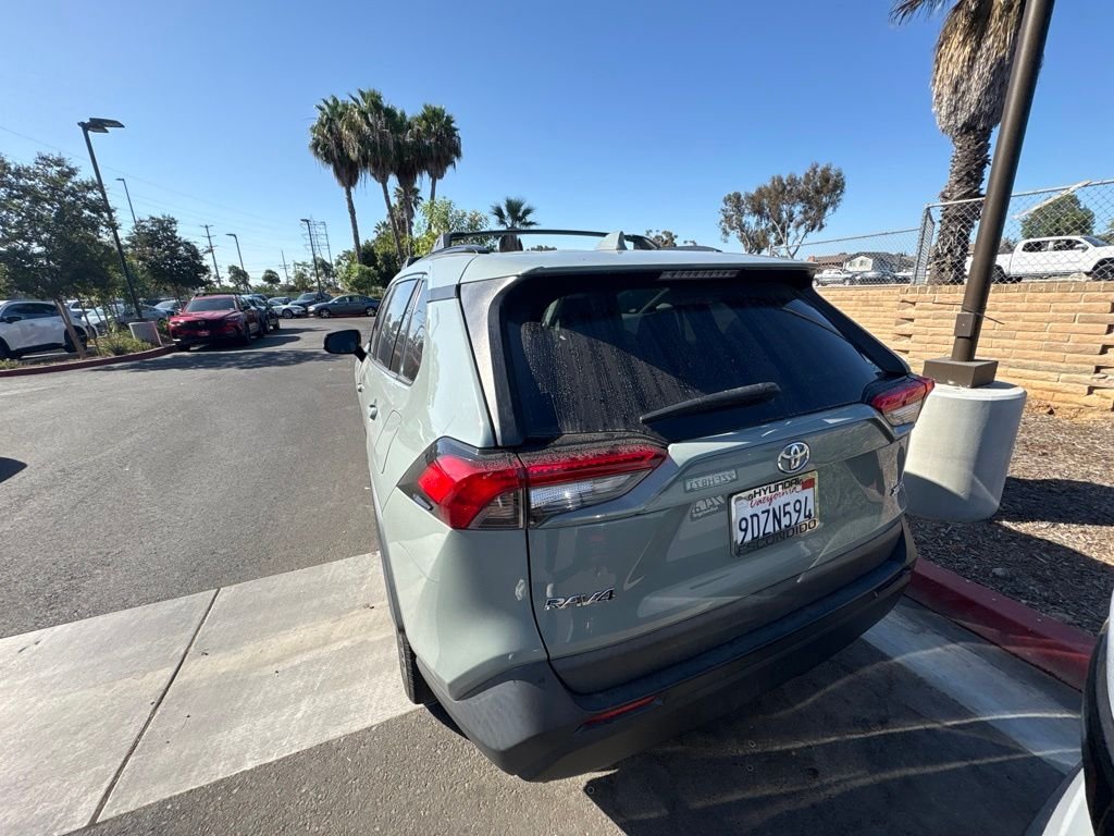 Used 2020 Lunar Toyota XLE image 9
