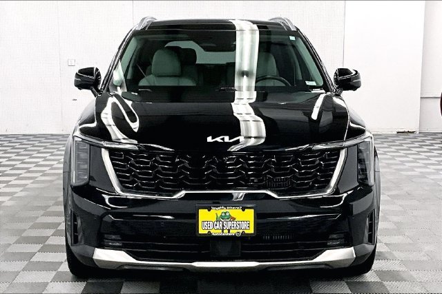 Used 2025 Ebony Black Kia SX image 4