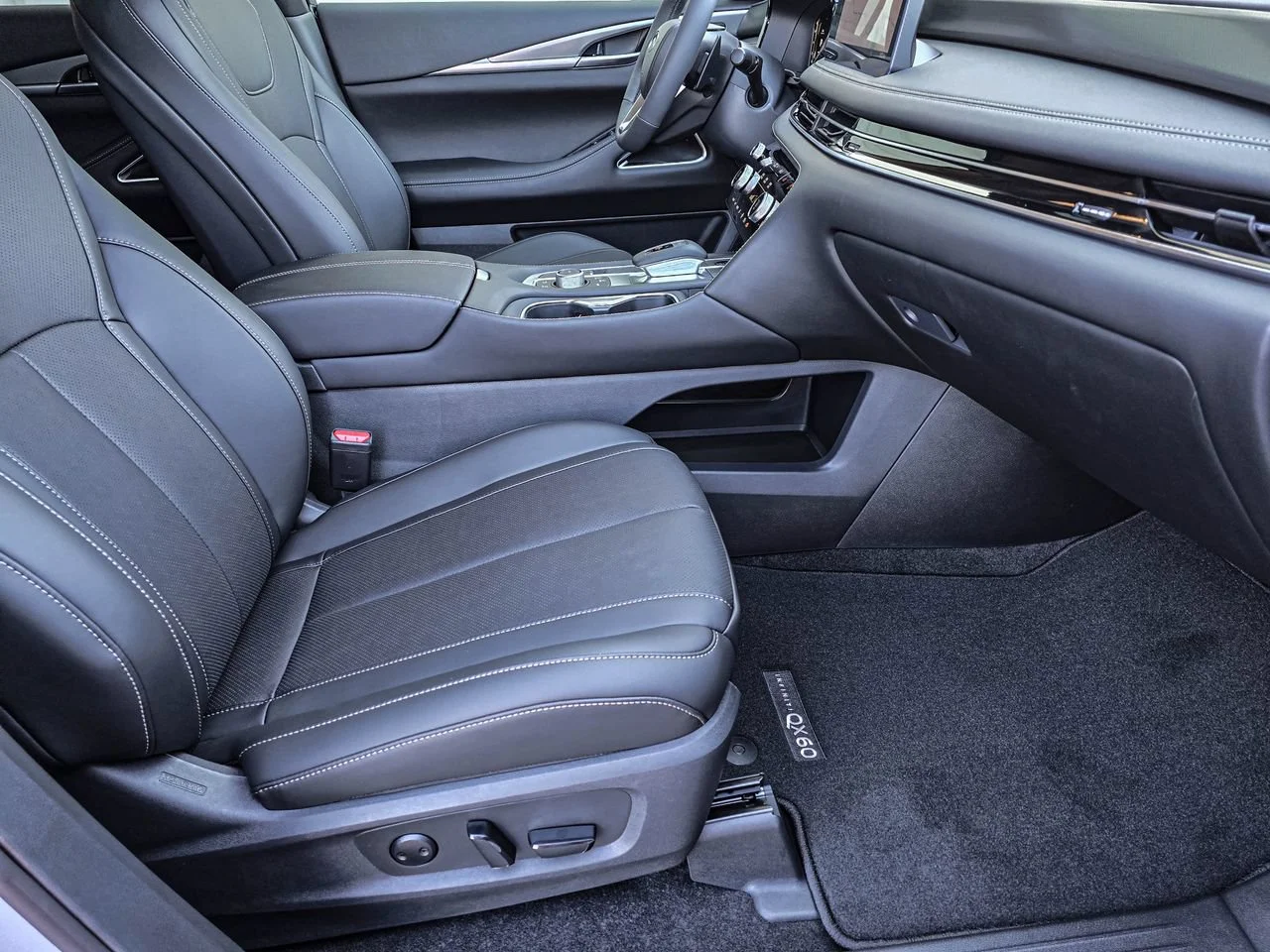 New 2027 MINERAL BLACK INFINITI Luxe AWD image 29