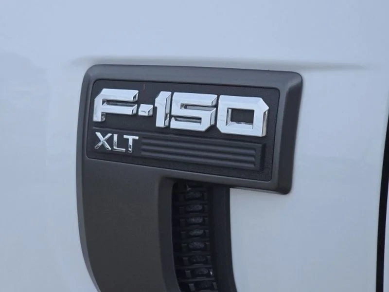 Certified Used 2023 Oxford White Ford XLT image 7
