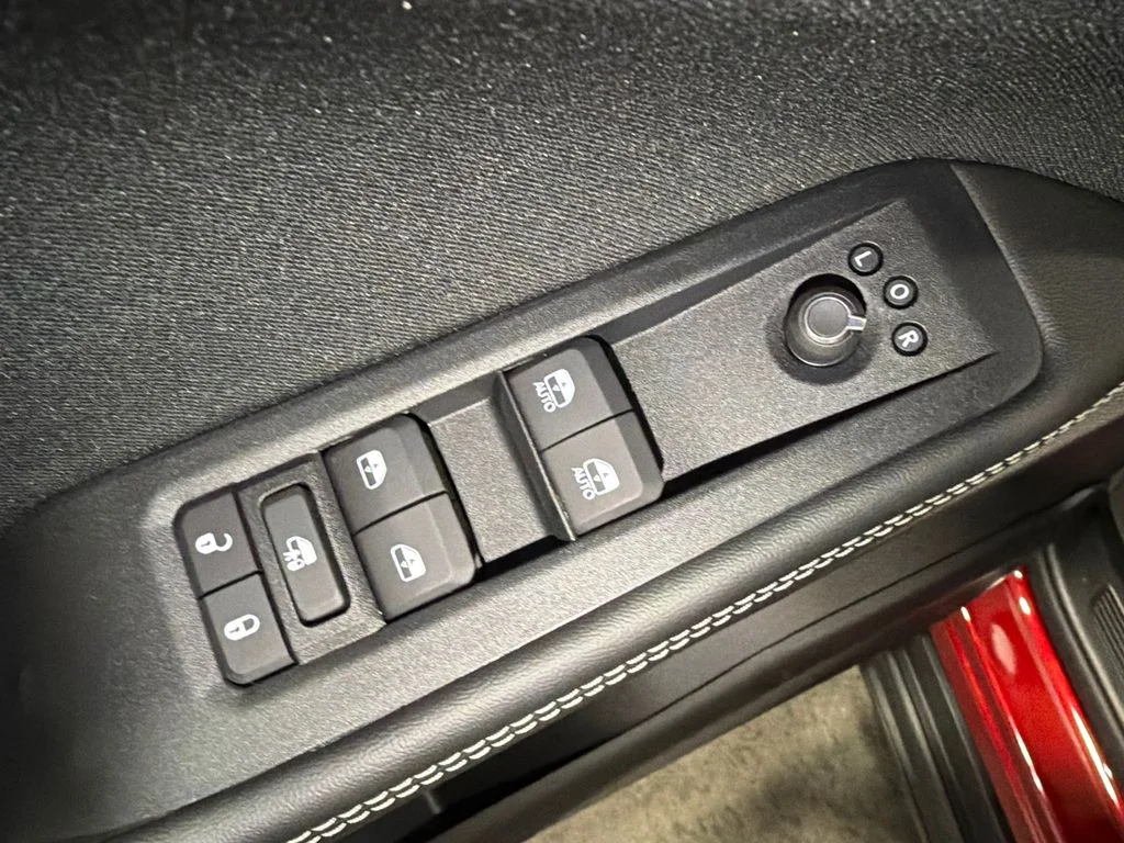 New 2026 Red Hot Pearl-Coat Exterior Paint Jeep Laredo image 16