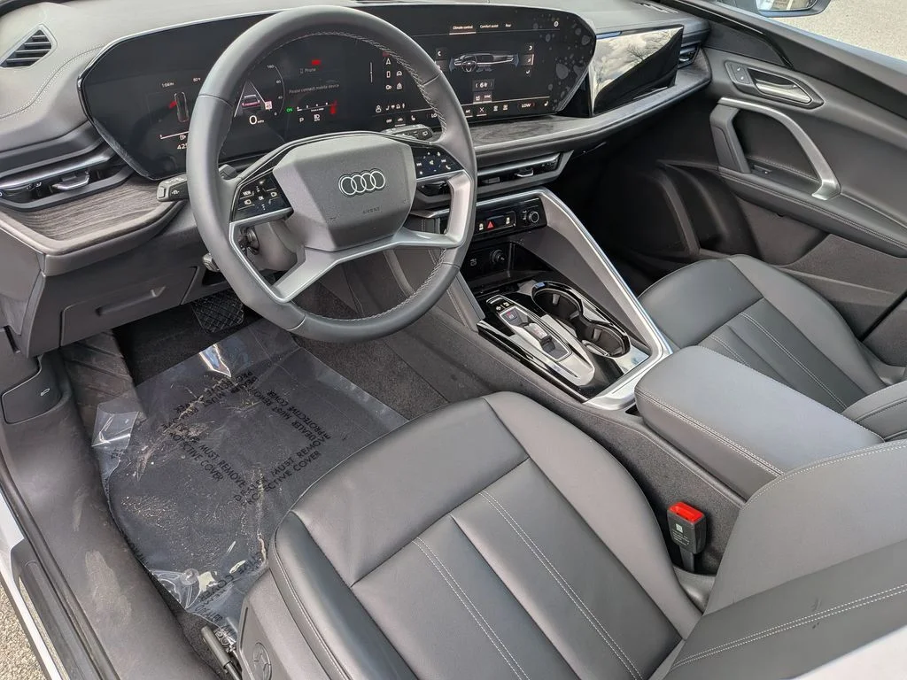 Used 2025 White Audi 2.0T Premium image 10