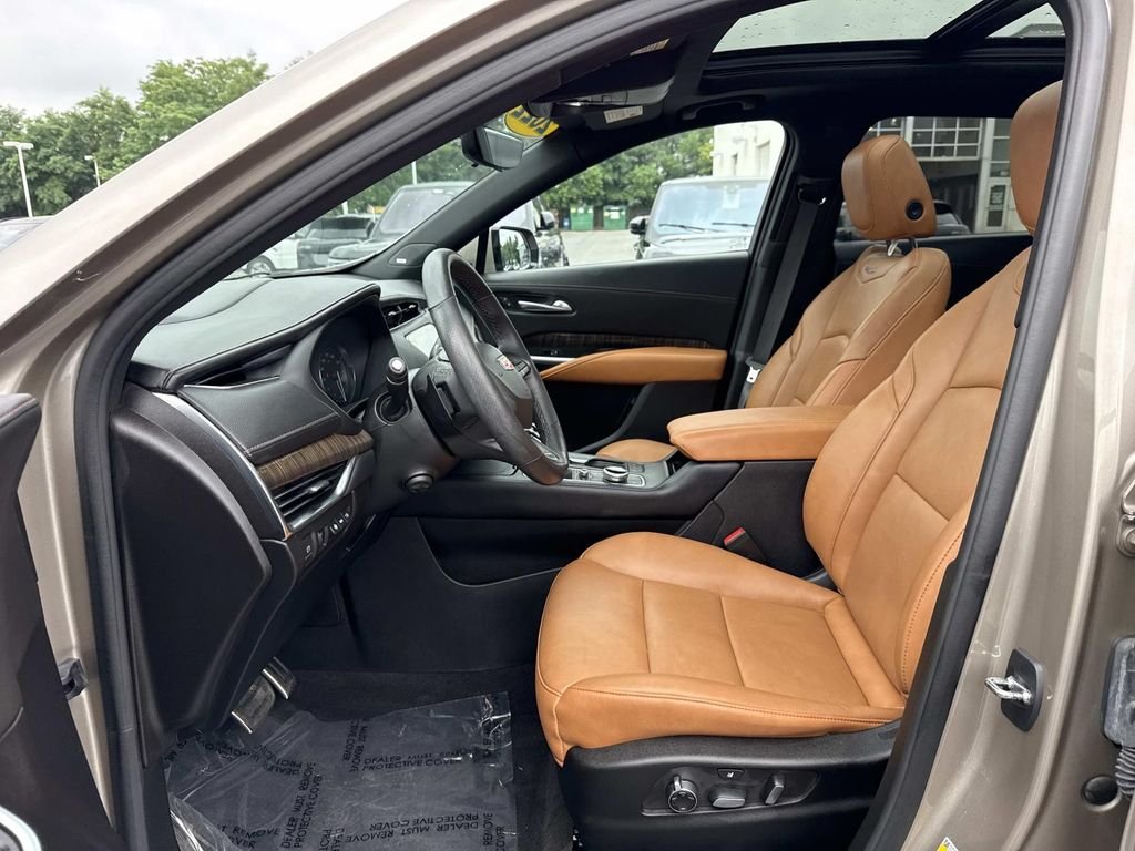 Used 2022  Cadillac Sport image 18