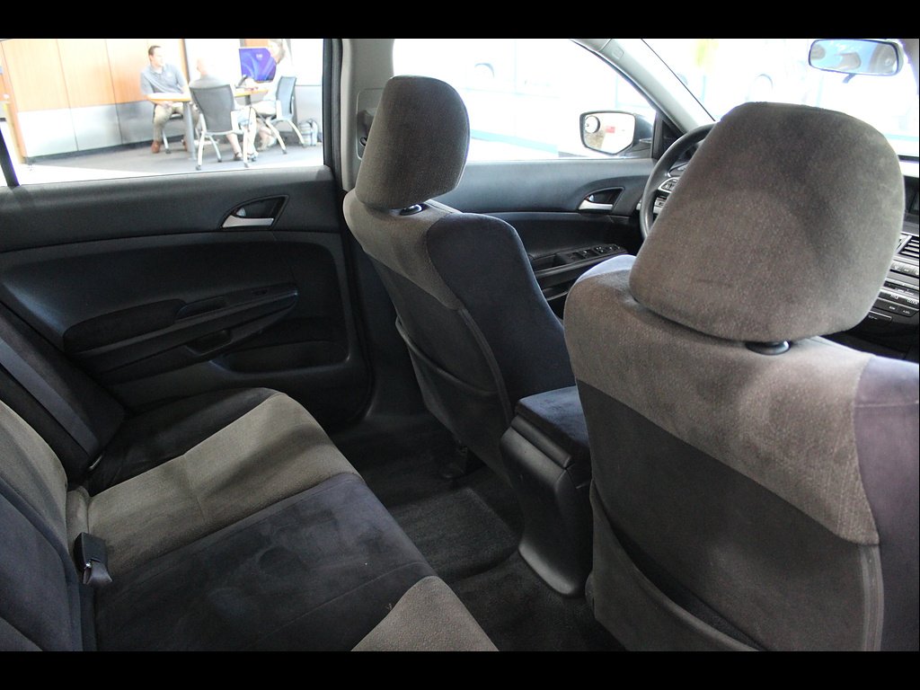 Used 2008 Alabaster Silver Metallic Honda LX image 20