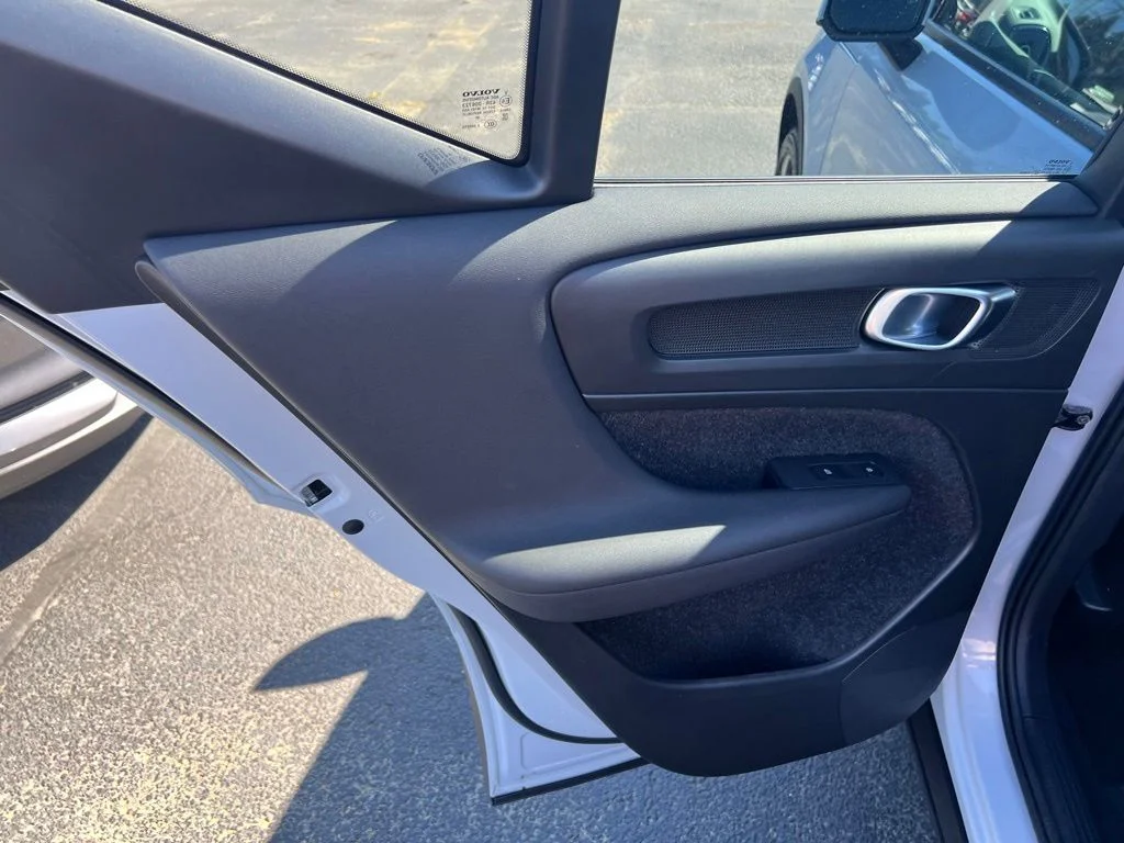 2021 Volvo XC40 Momentum - Photo 14