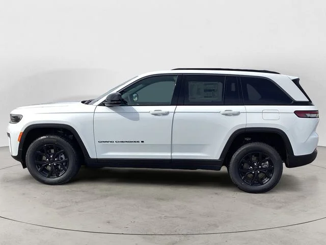 New 2026 Bright White Clearcoat Jeep LAREDO ALTITUDE 4X4 image 2