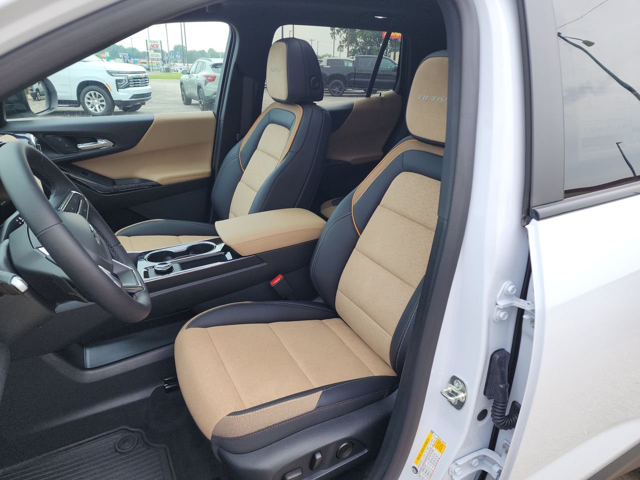 New 2027 Polar White Tricoat Chevrolet AWD ACTIV image 11