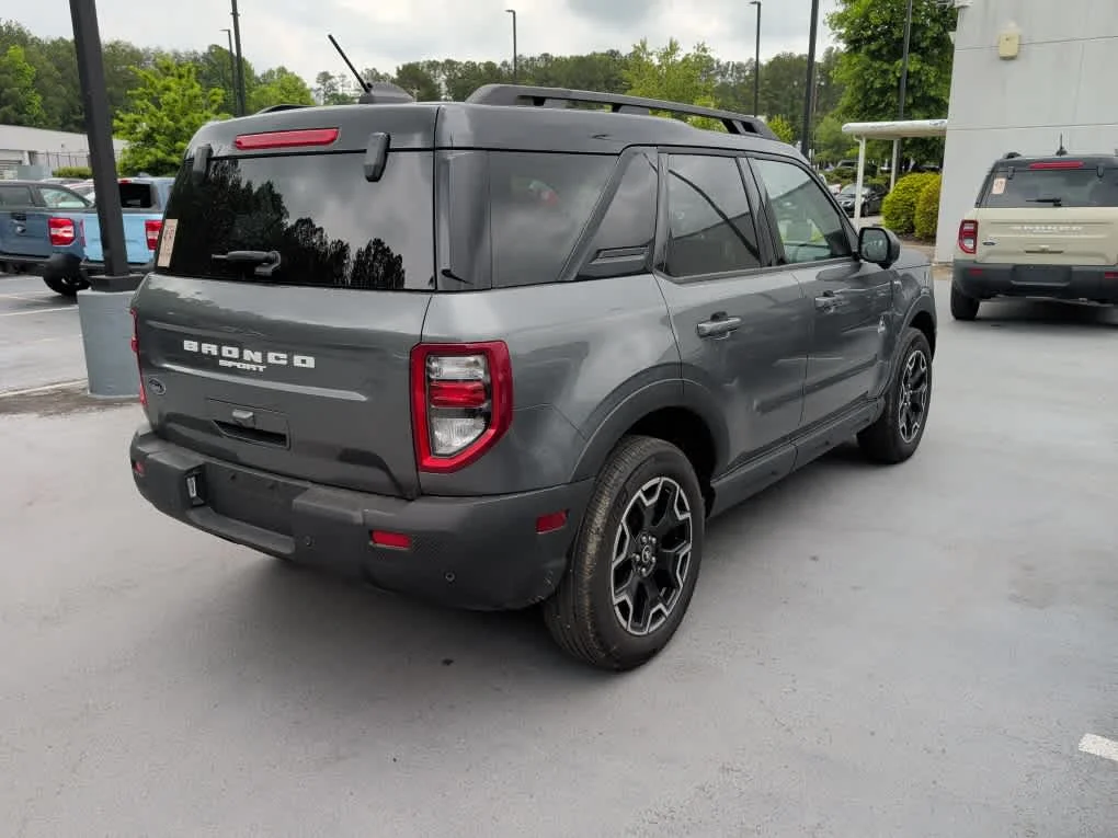 Used 2025 Carbonized Gray Ford Outer Banks image 3