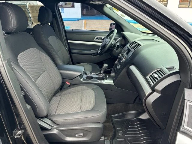Certified Used 2017 Shadow Black Ford XLT image 29