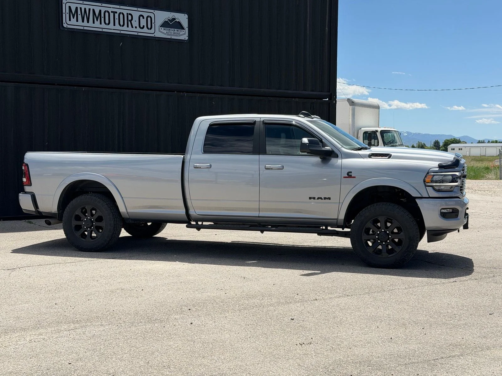 Used 2022 Silver Ram Laramie image 4