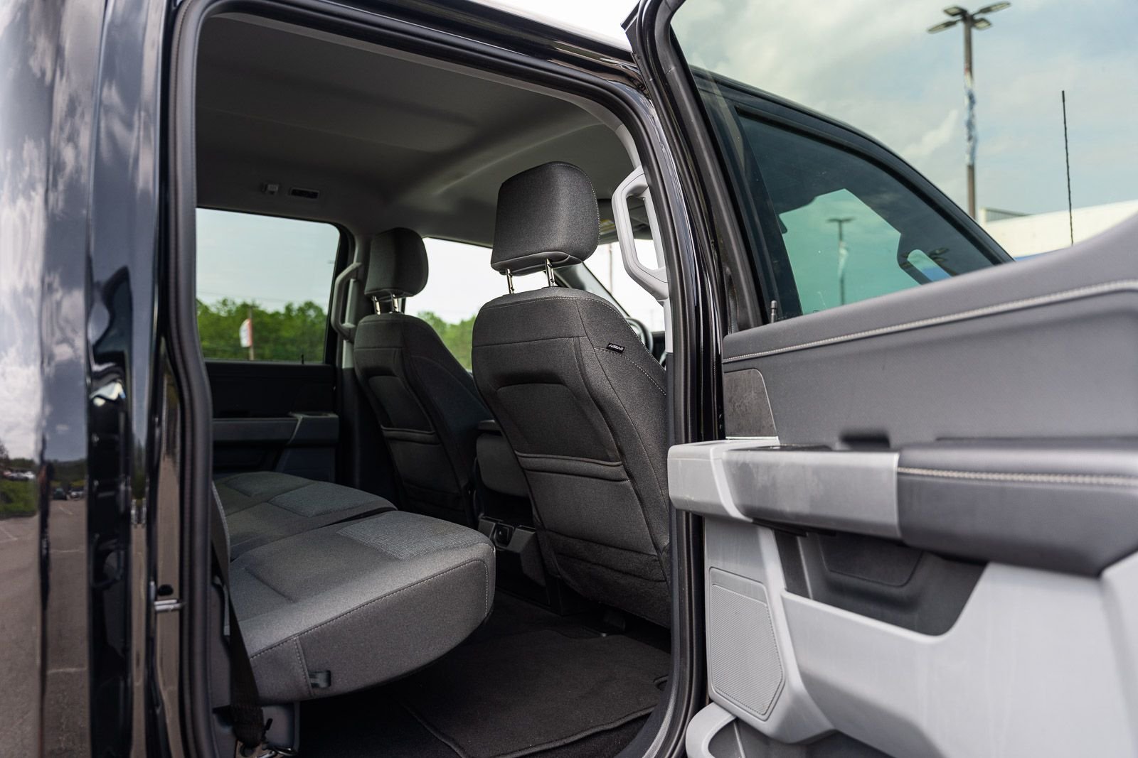 2025 Ford F-150 XLT - Photo 13