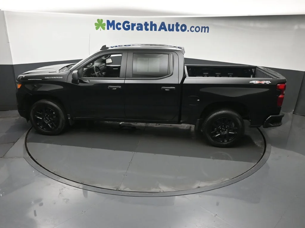 Used 2024 Black Chevrolet Custom image 23