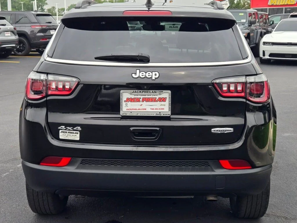 Used 2023 Black Jeep Latitude image 14