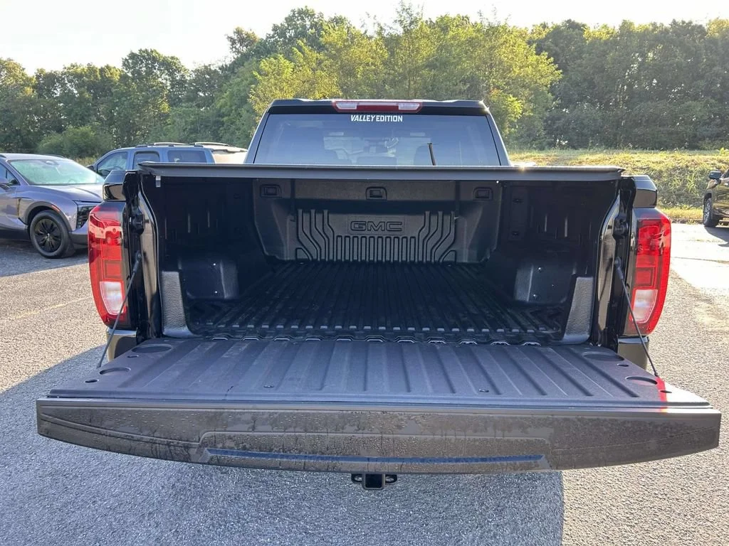 New 2026 Onyx Black GMC Elevation image 11