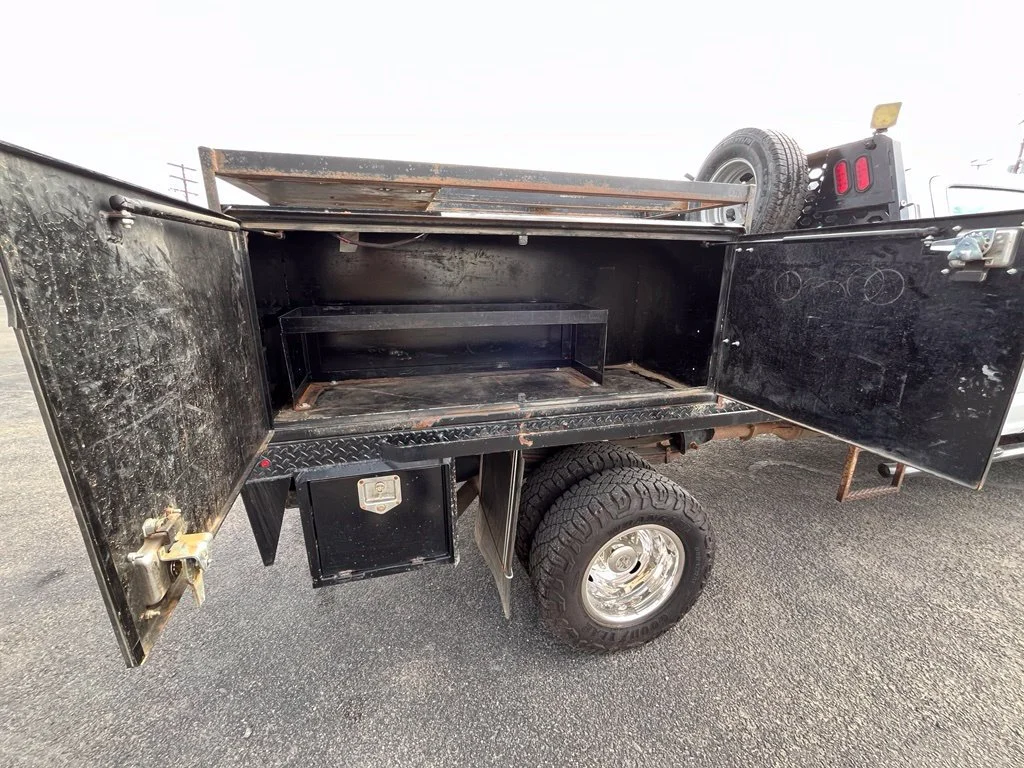 Used 2022 White Ford XL image 19