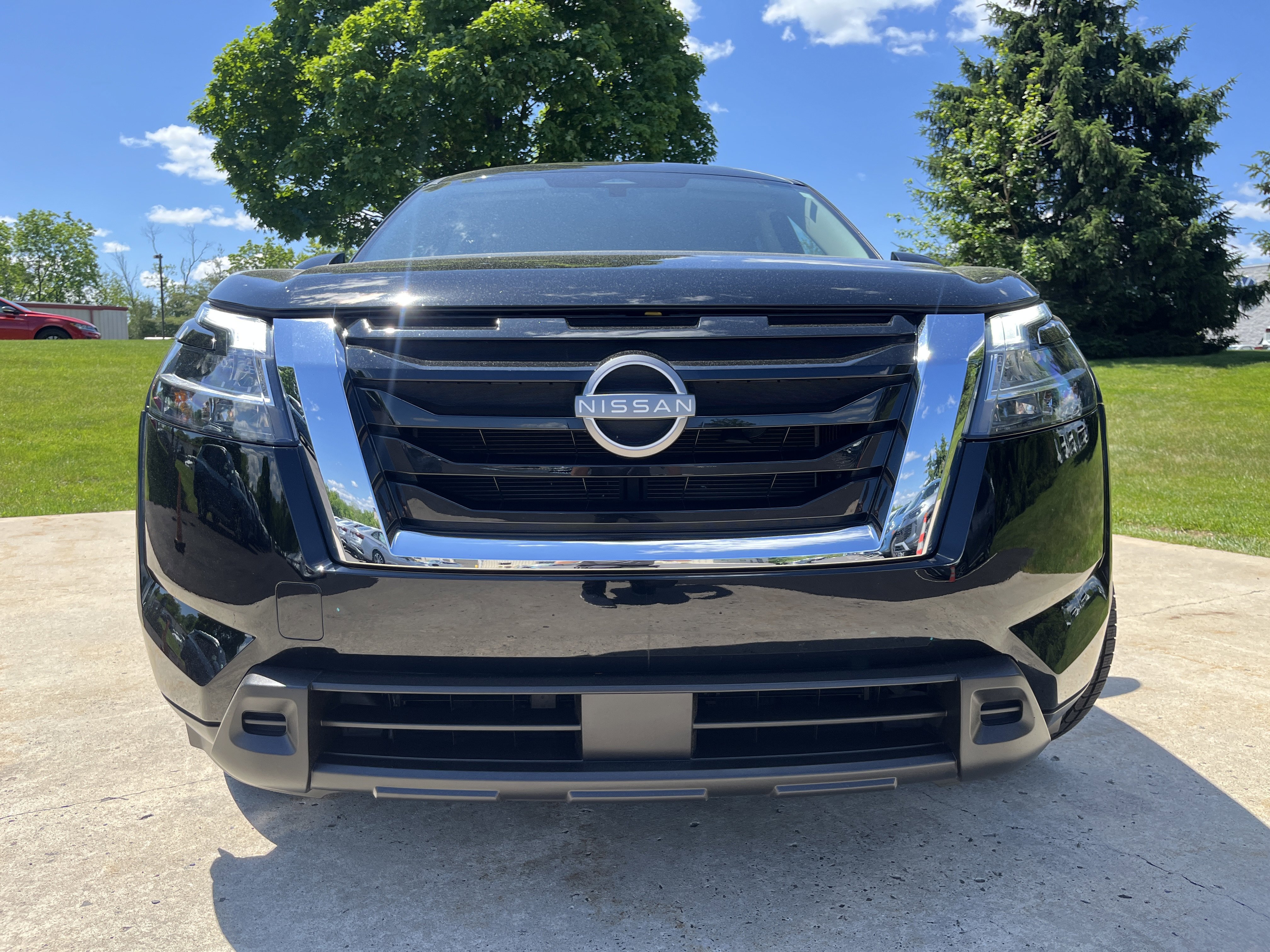 Used 2022 Super Black Nissan SV image 5