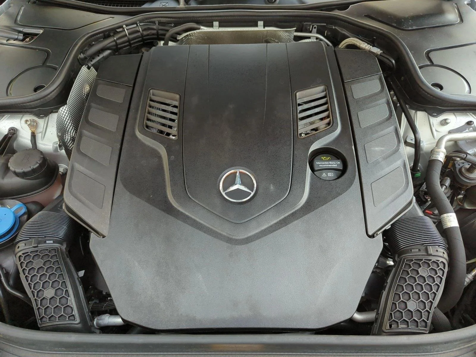 Used 2020 Iridium Silver Metallic Mercedes-Benz Maybach S 560 image 24