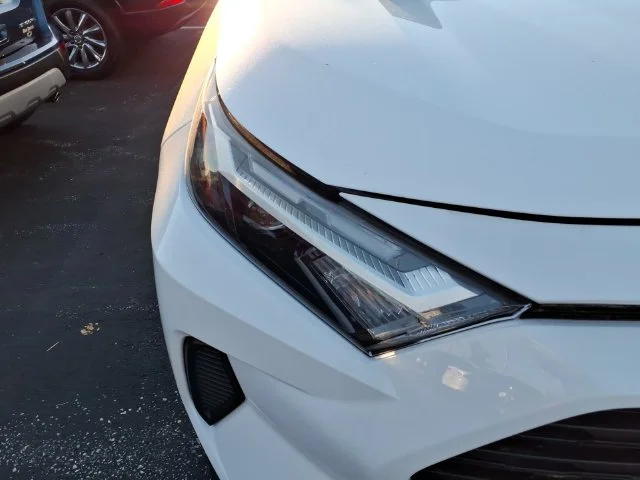 Used 2025 White Toyota XLE image 24
