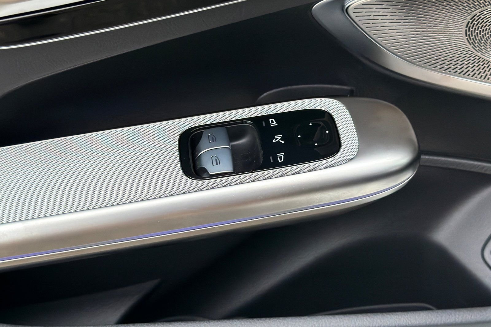 New 2026 Polar White Mercedes-Benz CLE 300 image 24