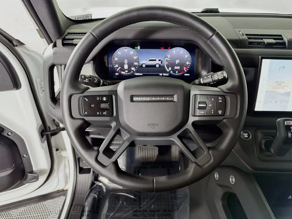 Used 2025 Fuji White Land Rover S image 12