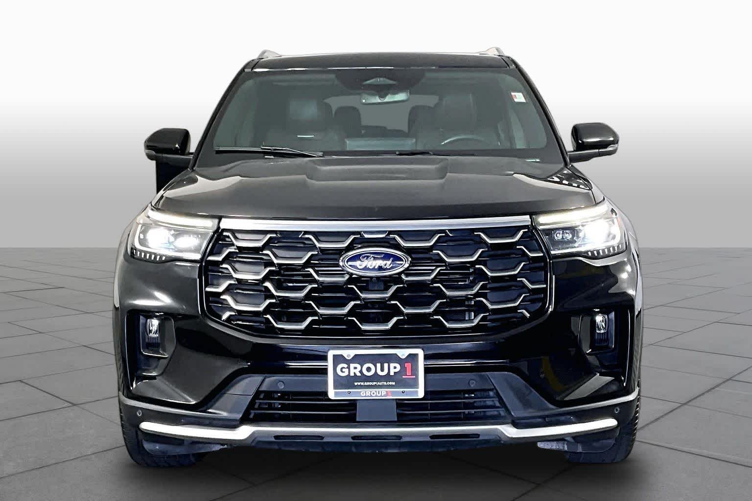Used 2025 Agate Black Ford Platinum image 4