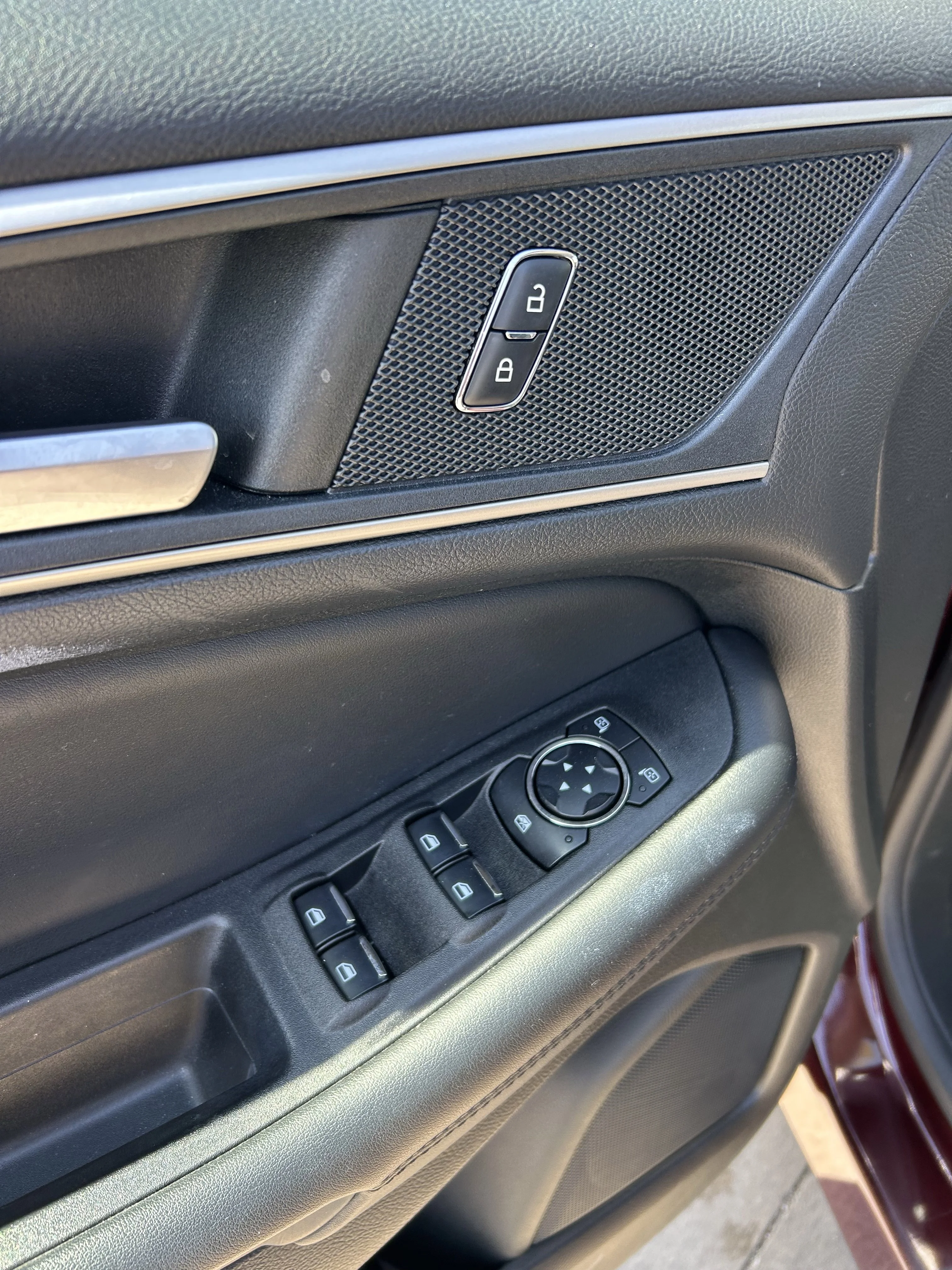 Used 2023 Red Ford SEL image 13