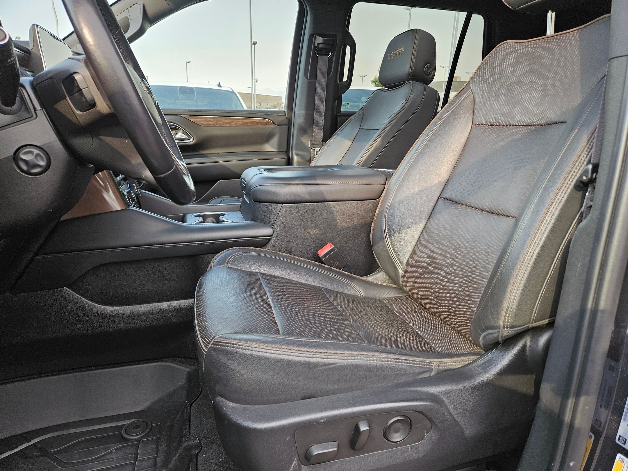 Used 2022 Dark Ash Metallic Chevrolet High Country image 15