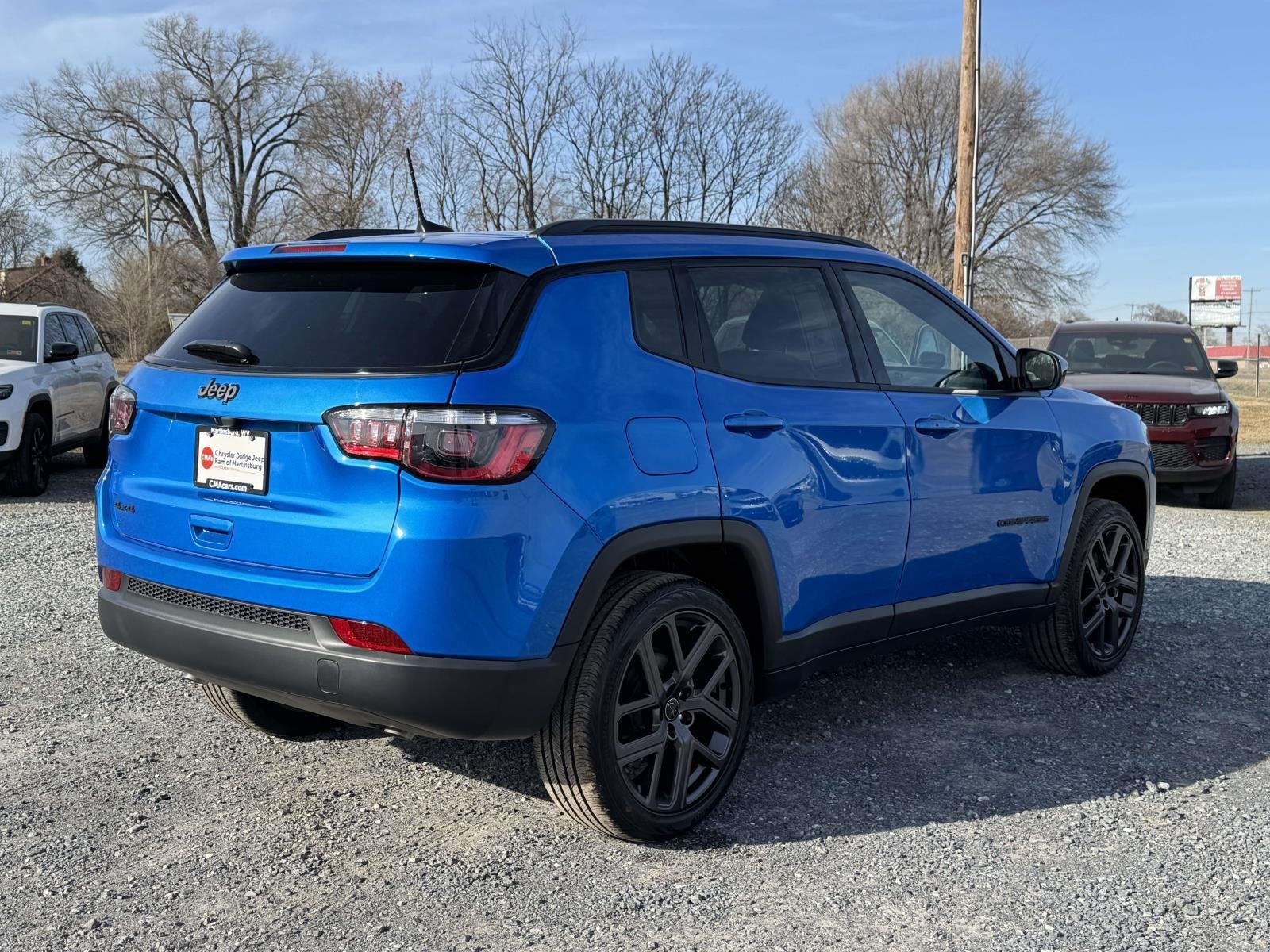 New 2026 Hydro Blue Pearlcoat Jeep Latitude Altitude image 21