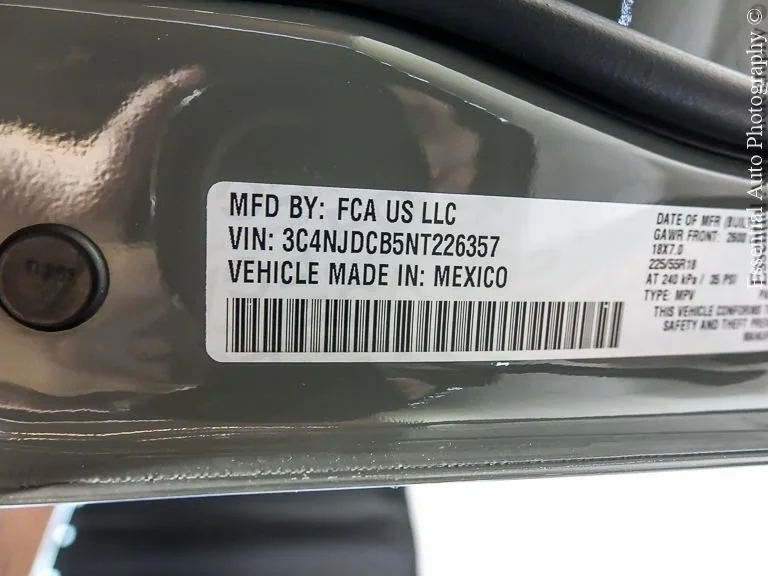 Used 2022 Gray Jeep Limited image 30