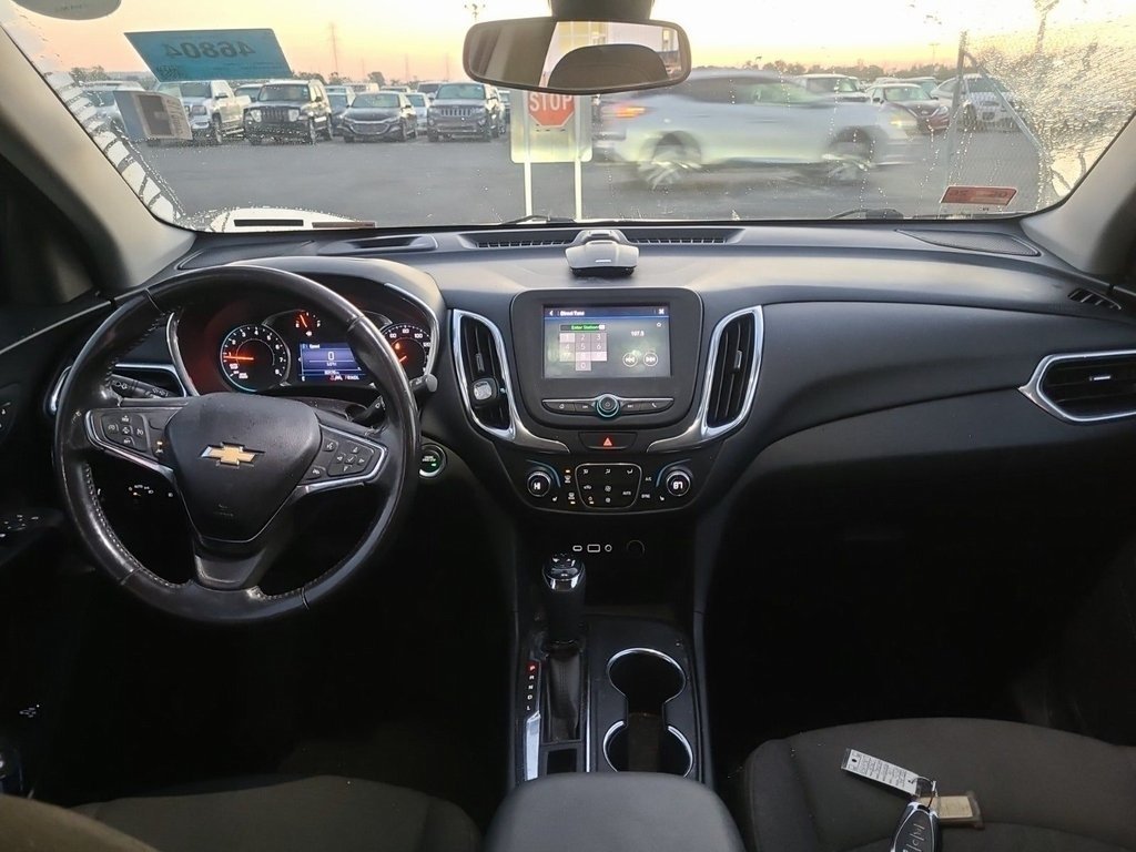 2020 Chevrolet Equinox LT photo 3