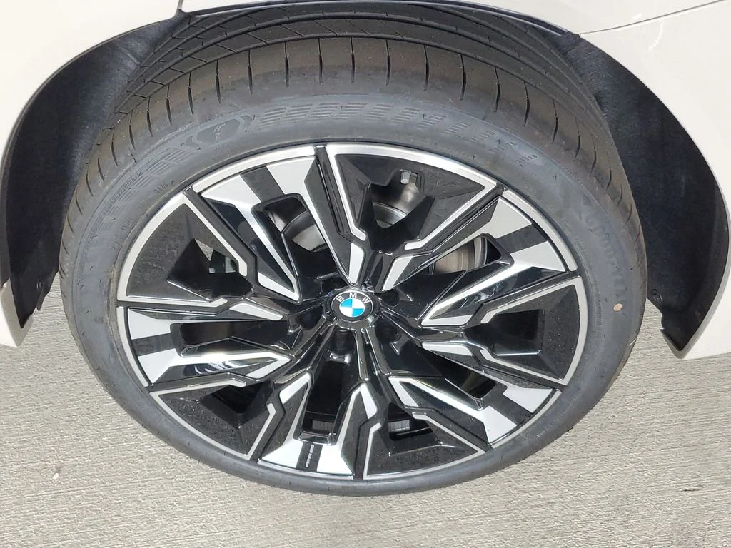 New 2026 Beige BMW 30 xDrive image 5