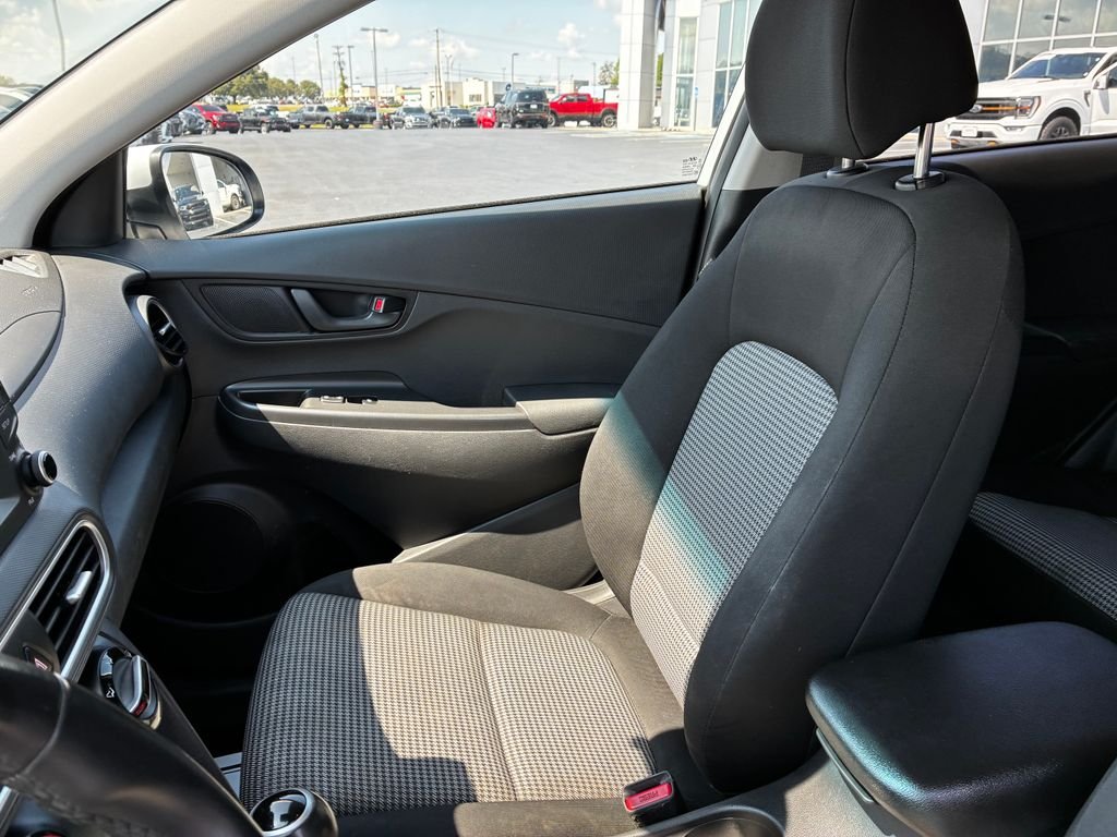 Used 2021 White Hyundai SEL image 19