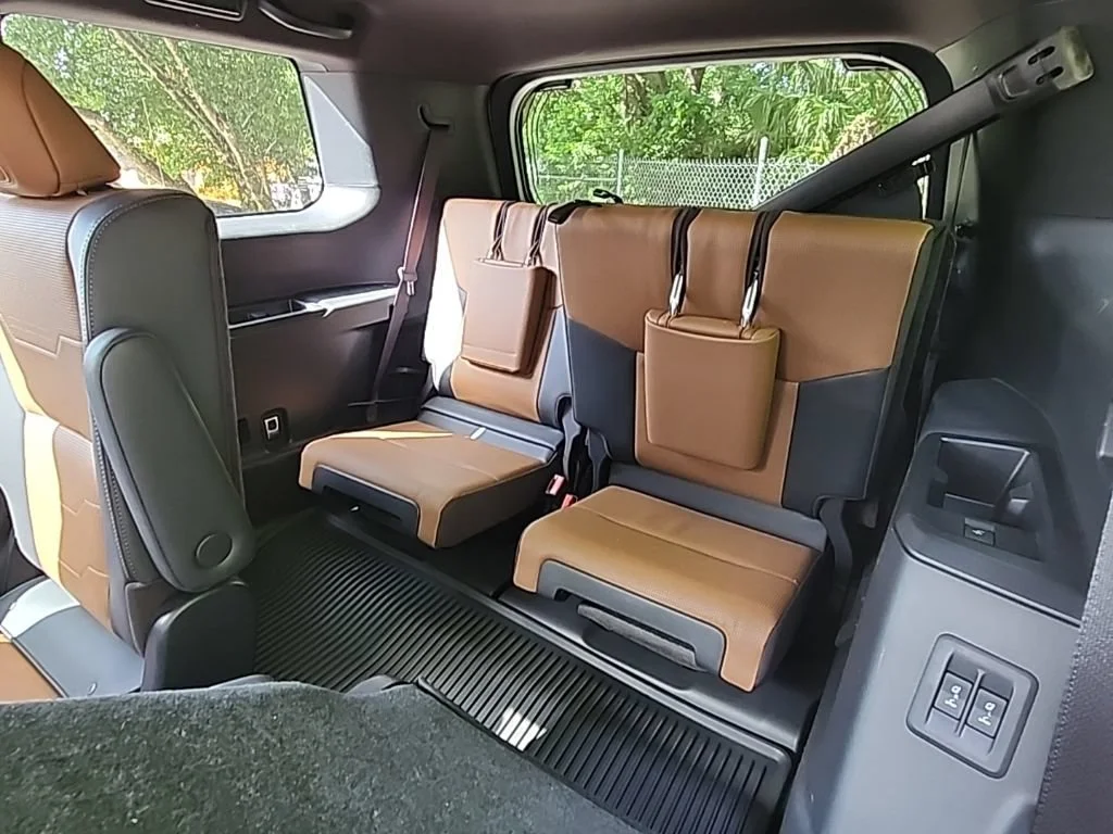 Used 2024 Eminent White Pearl Lexus GX 550 Luxury image 4