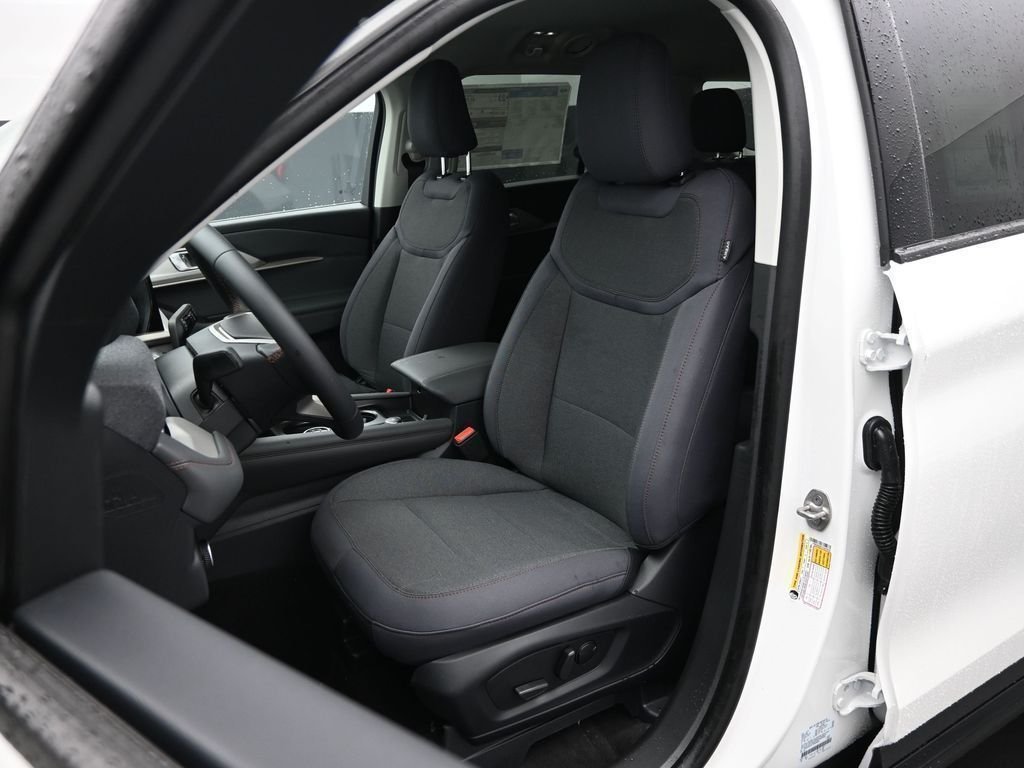New 2026 Star White Metallic Tri-Coat Ford Active image 39