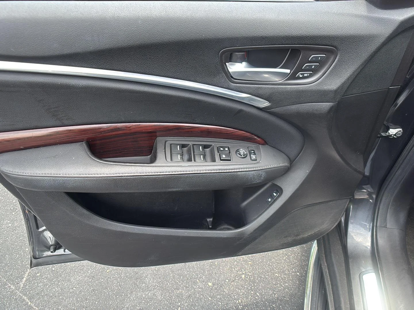 Used 2014 Graphite Luster Metallic Acura BASE image 28