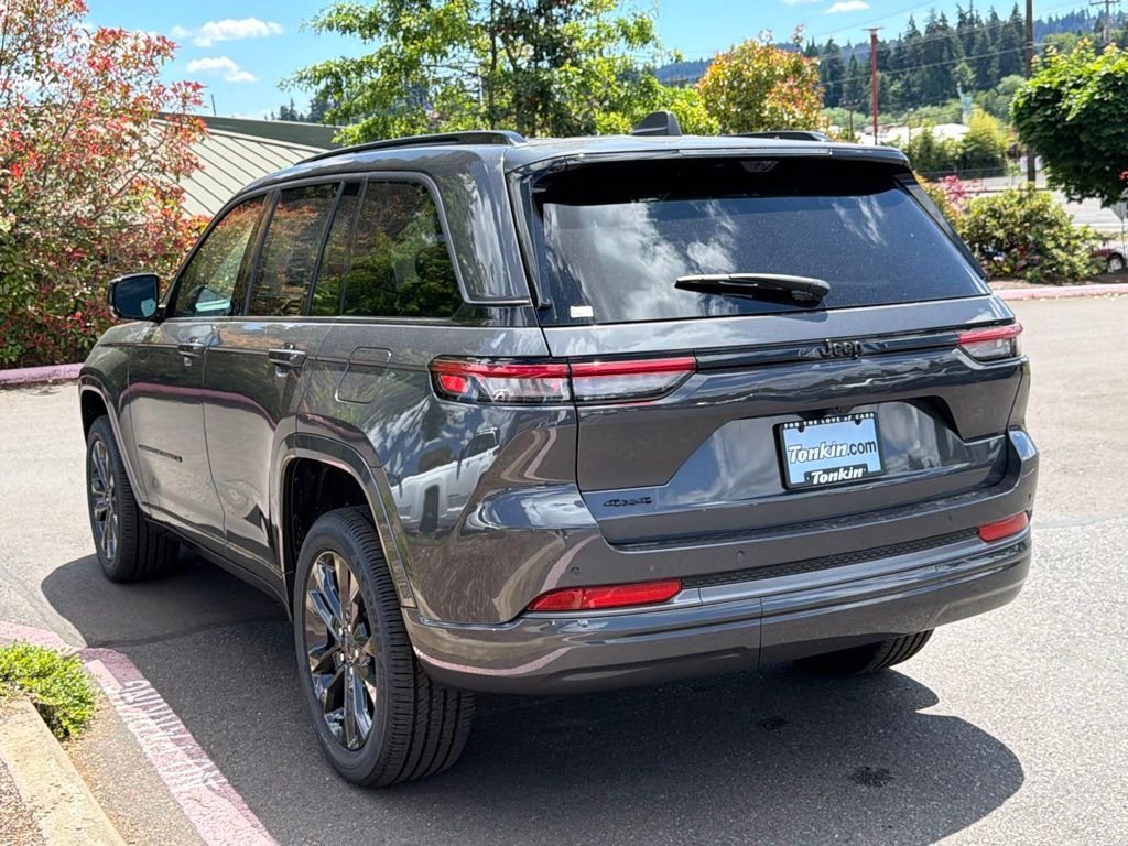 New 2026 Baltic Gray Metallic Clear-Coat Exterior Paint Jeep Limited Reserve image 5