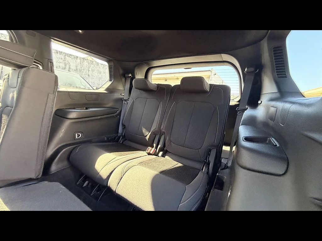 Used 2025 Gray Jeep Laredo image 7